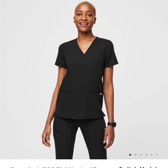 NIP FIGS Casma 3 Pocket Scrub Top - Picture 1 of 3